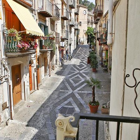 Bed and Breakfast Palazzo Melnis Cefalù Exteriér fotografie
