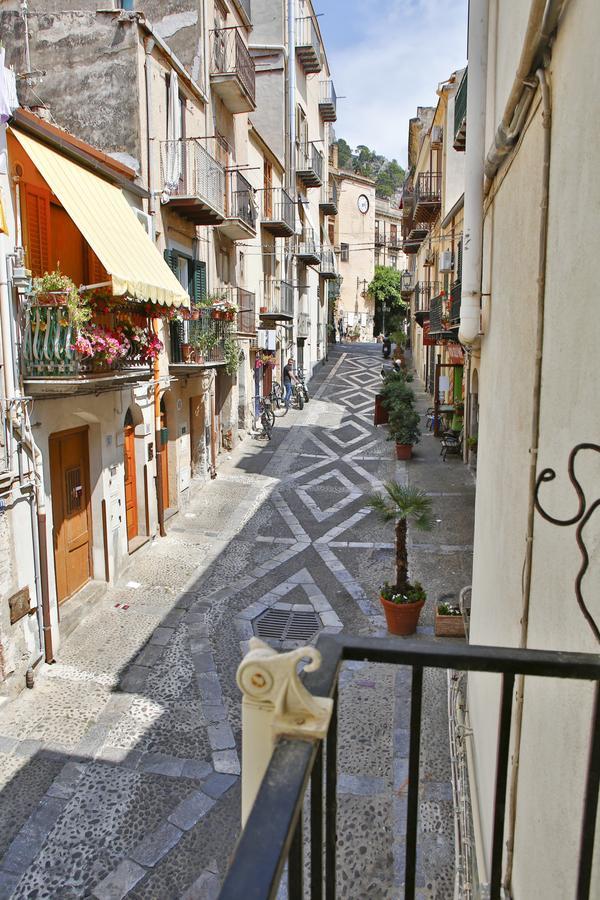 Bed and Breakfast Palazzo Melnis Cefalù Exteriér fotografie